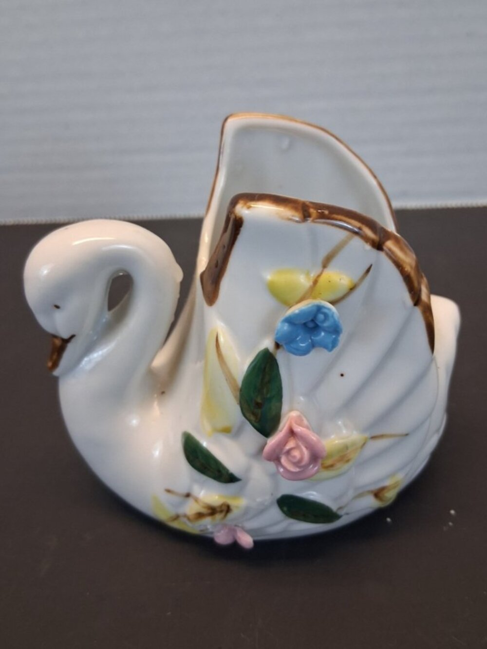 VTG White Swan Ceramic Planter Vase Applied Flowers Floral 3D Unmarked 3.5" MCM